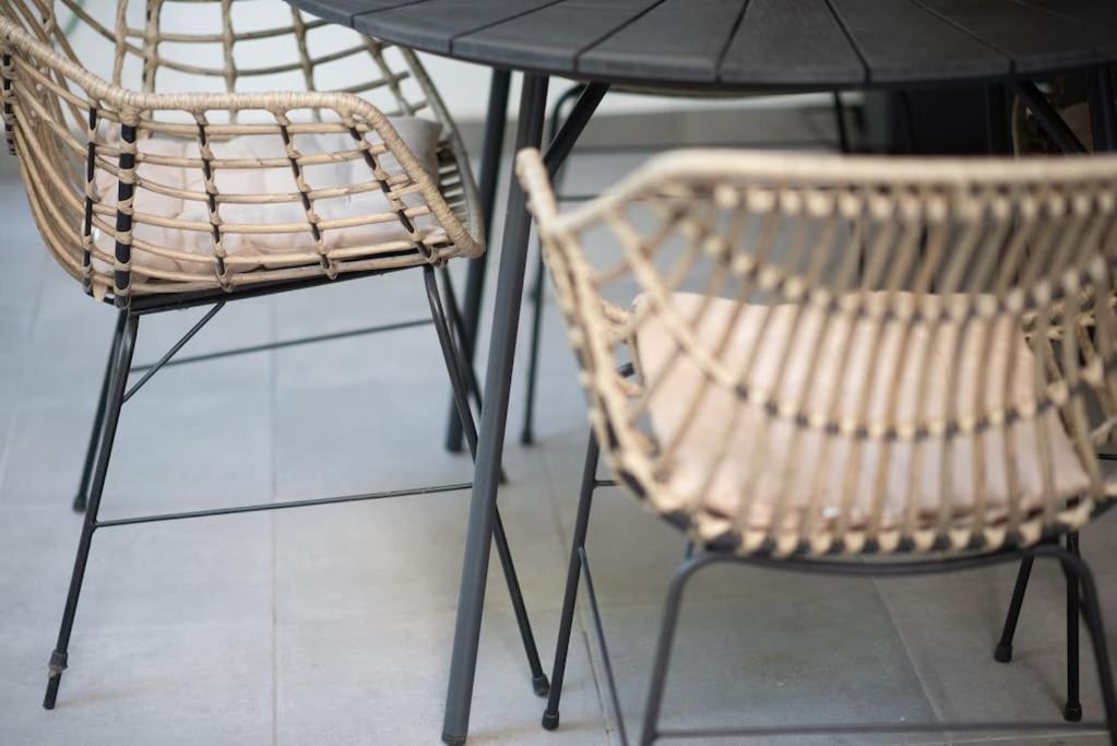 Luxury Studio With Garden Next To Acropolis アテネ エクステリア 写真