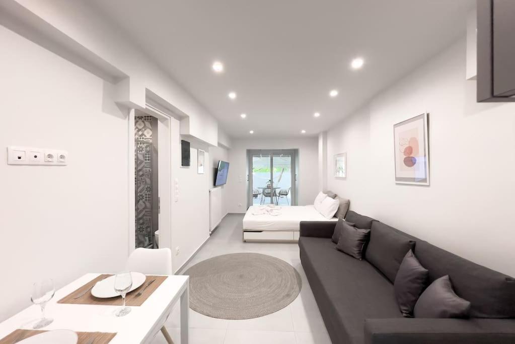 Luxury Studio With Garden Next To Acropolis アテネ エクステリア 写真